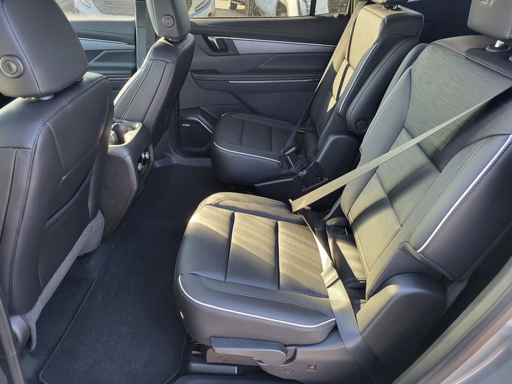 2026 Buick Enclave Sport Touring photo 4