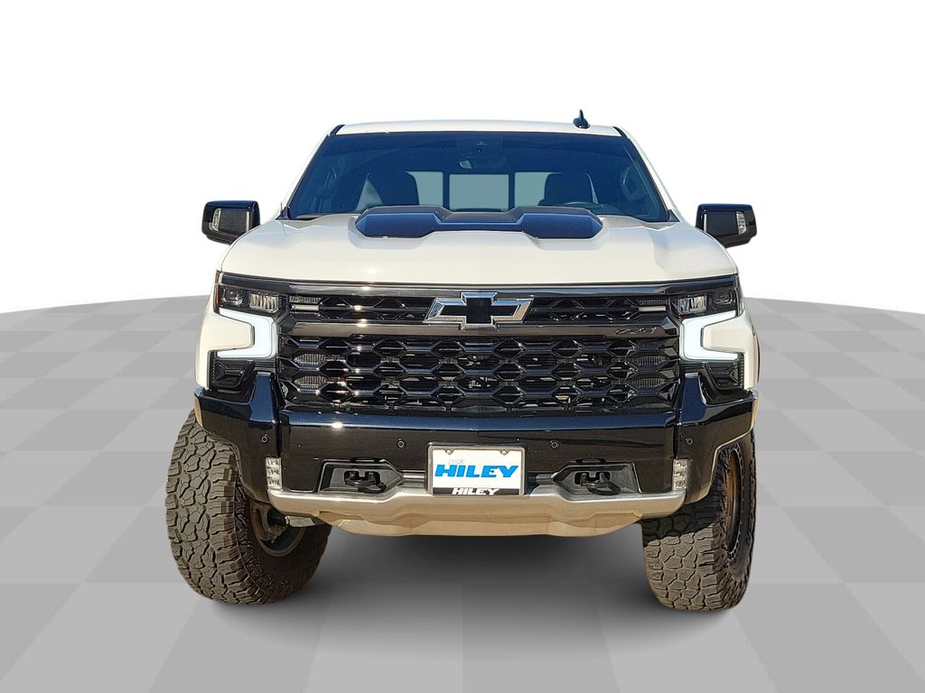 2025 Chevrolet Silverado 1500 ZR2 photo 3