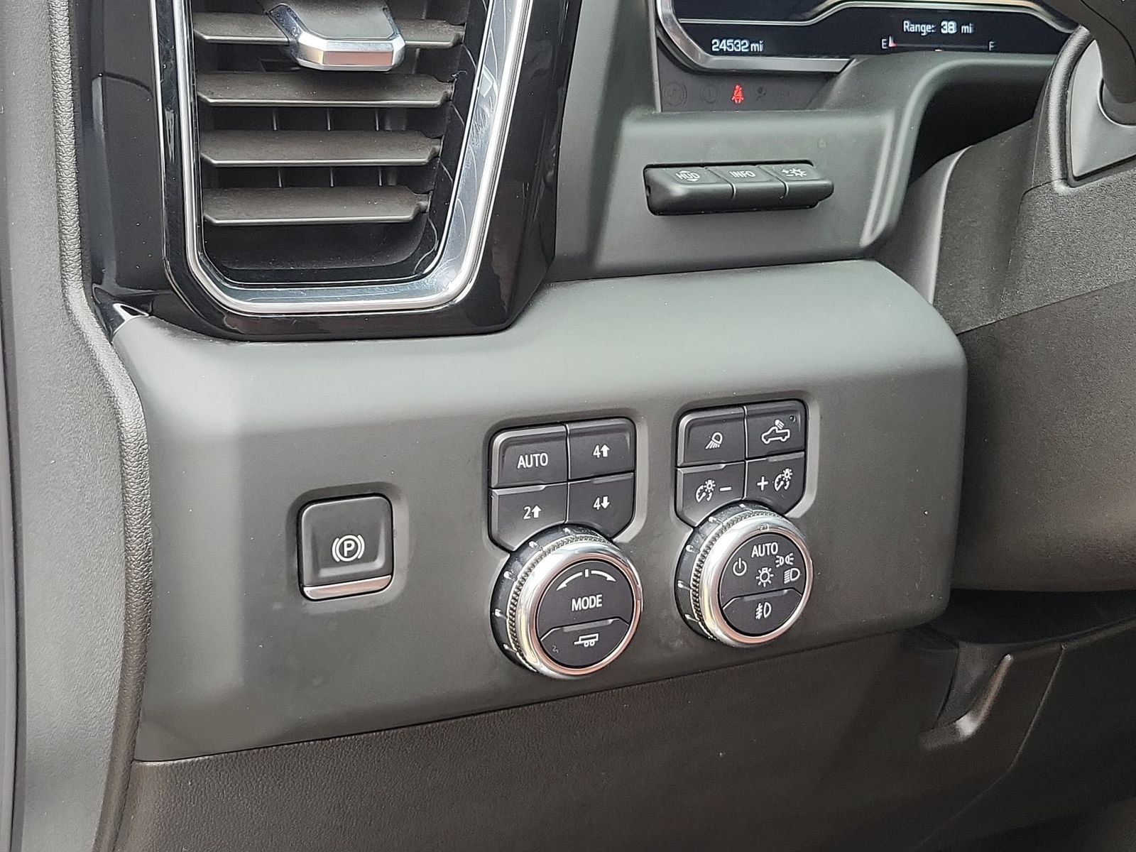 2024 GMC Sierra 2500HD Denali Ultimate - Photo 17