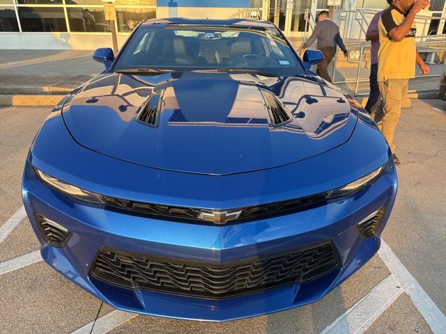 2017 Chevrolet Camaro 2SS photo 2