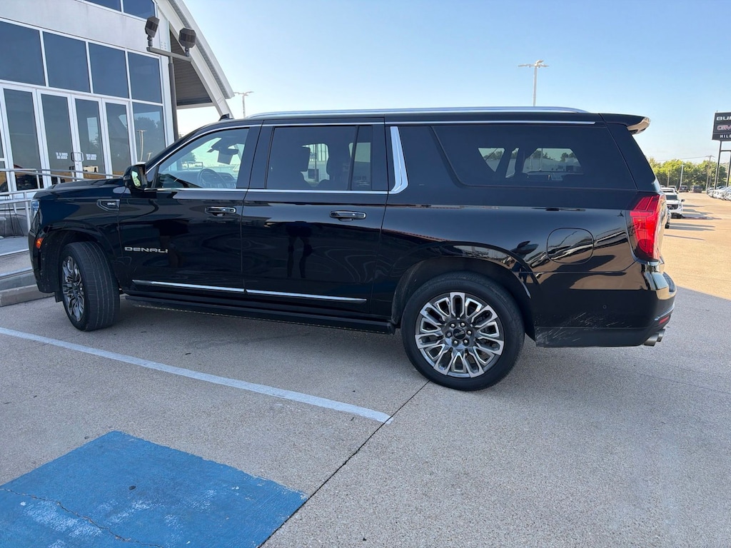Used 2023 GMC Yukon XL Denali Ultimate SUV