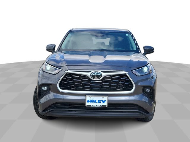 2024 Toyota Highlander LE photo 3