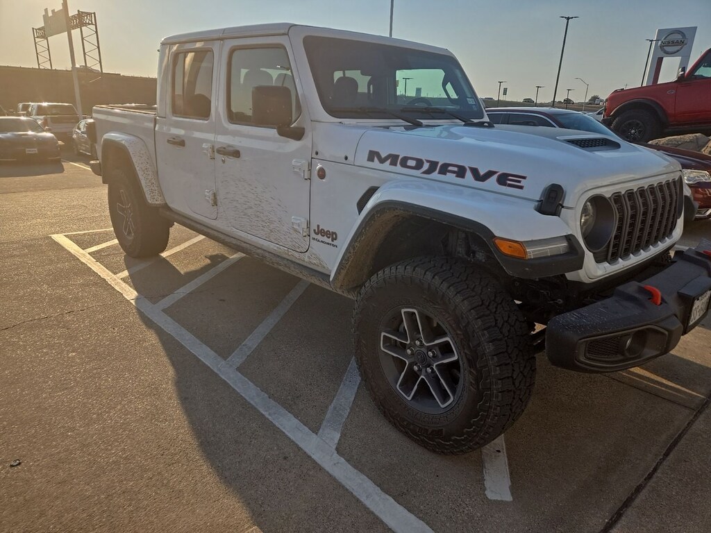 Used 2025 Jeep Gladiator Mojave Truck Crew Cab