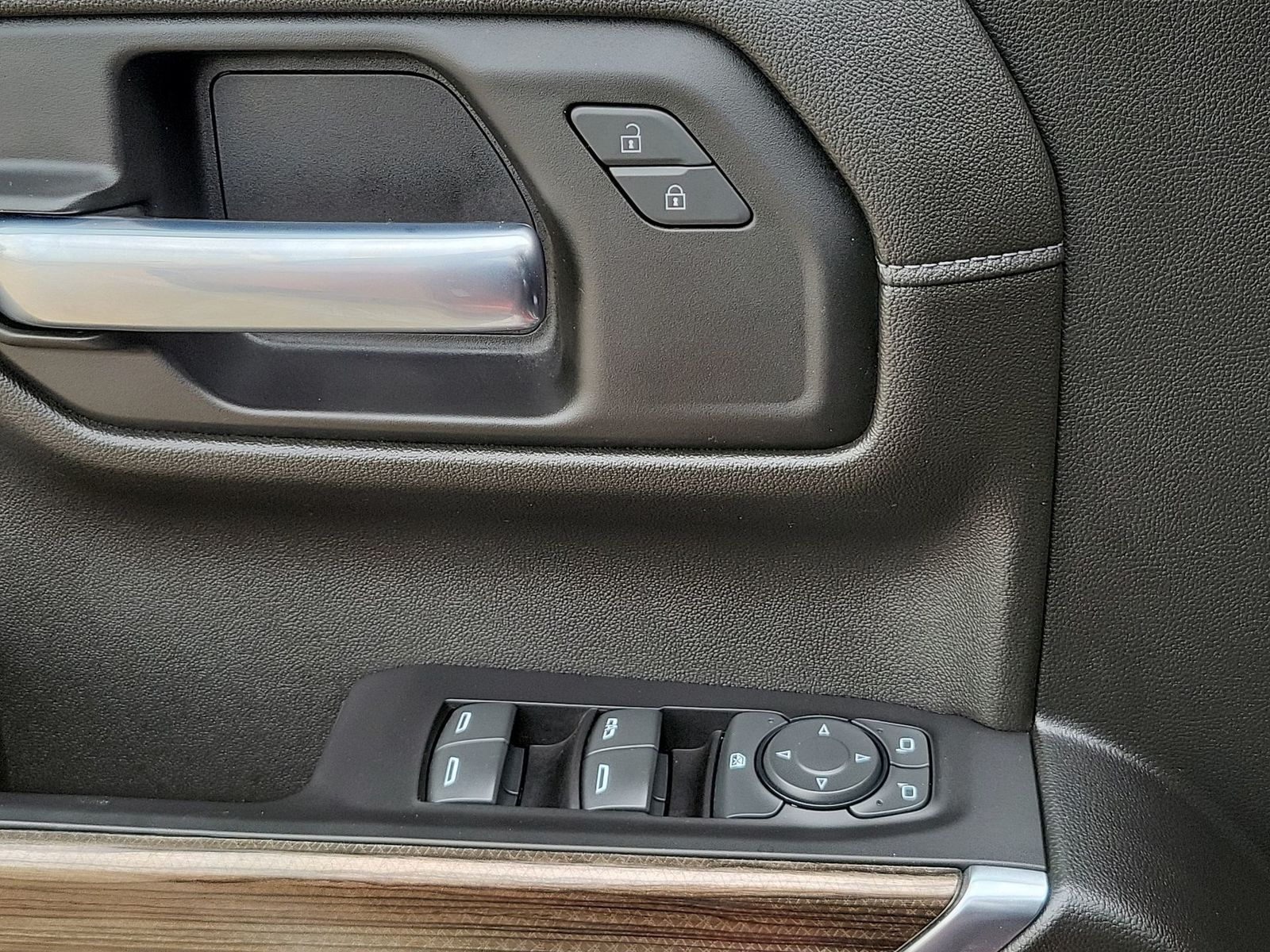 2022 Chevrolet Silverado 1500 Limited LT Trail Boss - Photo 22