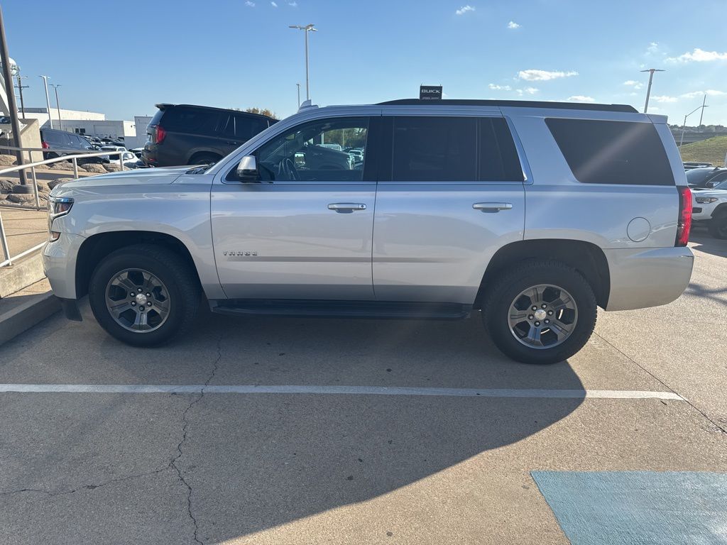 2018 Chevrolet Tahoe LS photo 2