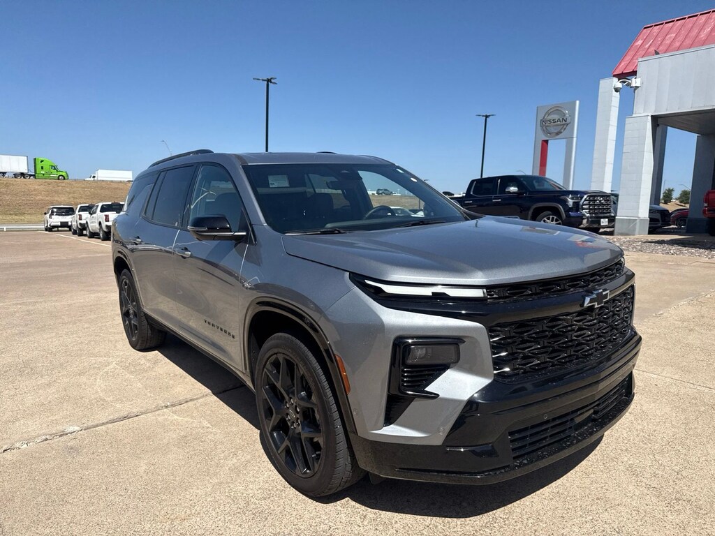 Used 2025 Chevrolet Traverse RS SUV
