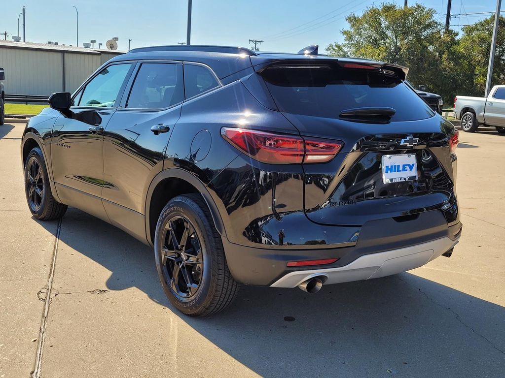 2023 Chevrolet Blazer 2LT photo 3