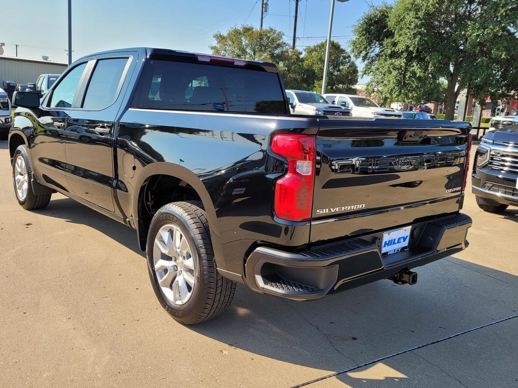 2026 Chevrolet Silverado 1500 Custom photo 2