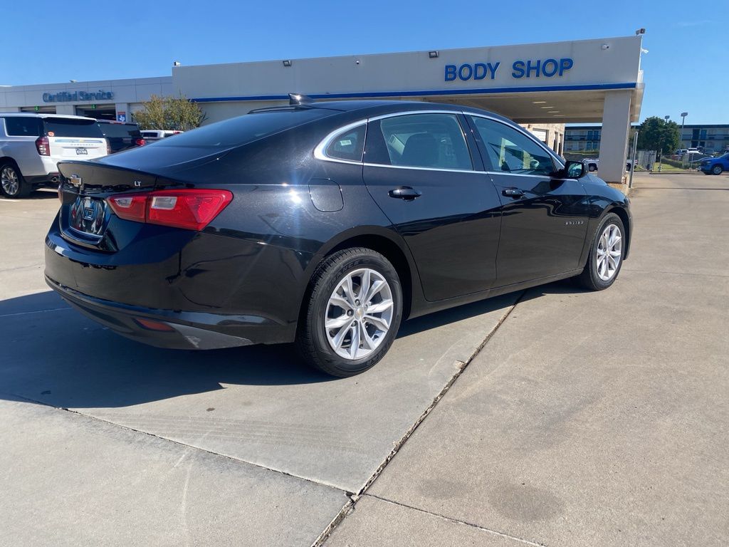 2024 Chevrolet Malibu 1LT photo 3