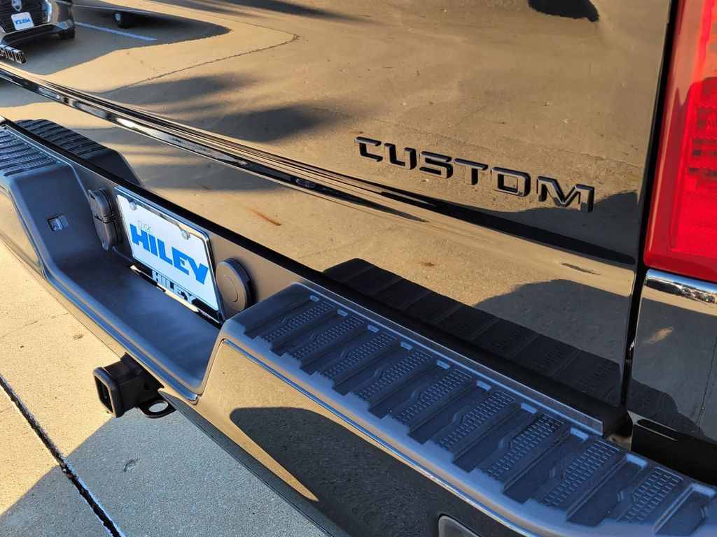 2026 Chevrolet Silverado 1500 Custom photo 3