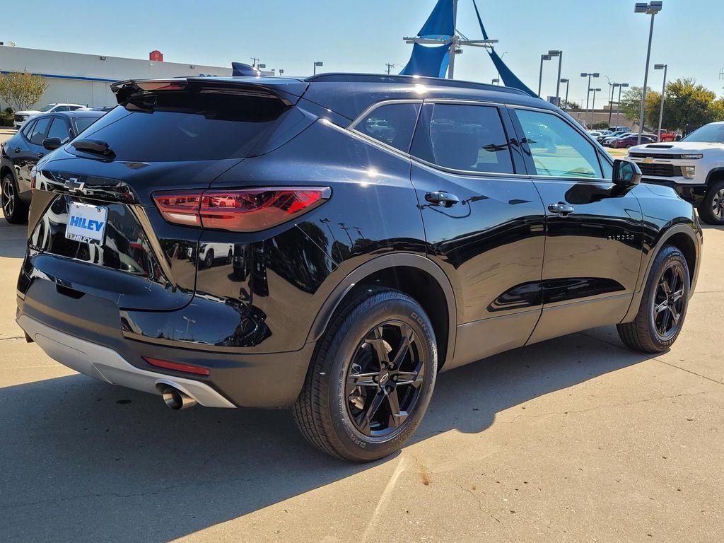 2023 Chevrolet Blazer 2LT photo 4
