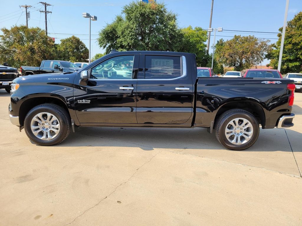 2025 Chevrolet Silverado 1500 LTZ photo 2
