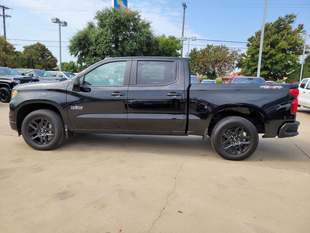 2025 Chevrolet Silverado 1500 RST photo 2