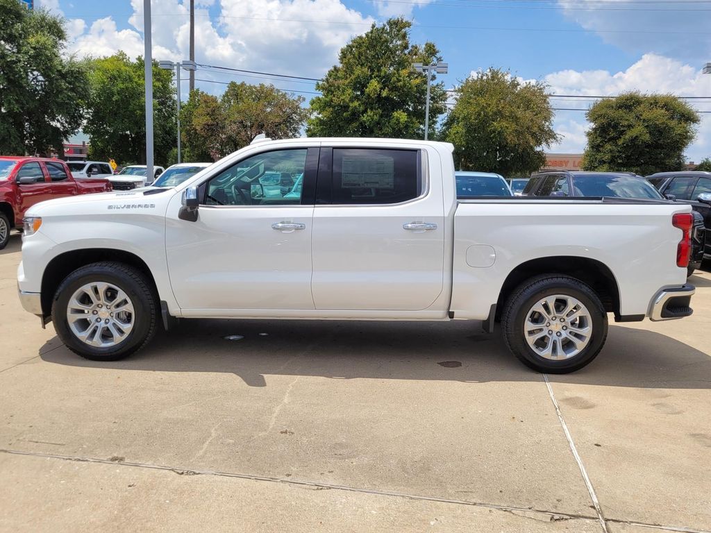2025 Chevrolet Silverado 1500 LTZ photo 2