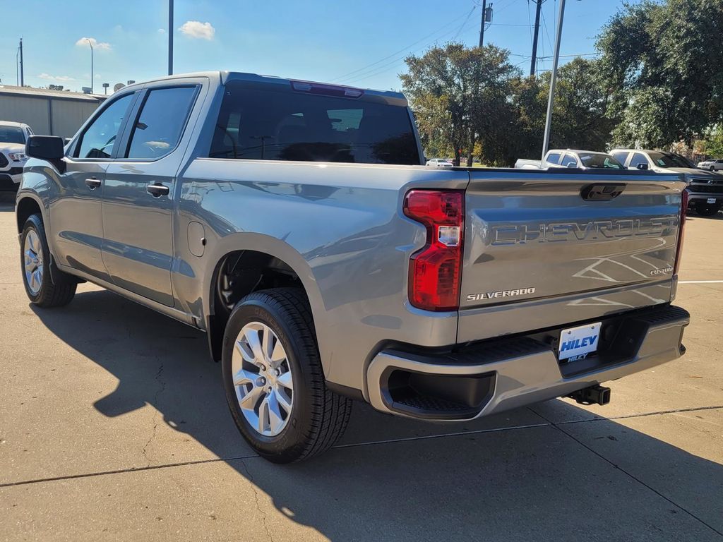 2026 Chevrolet Silverado 1500 Custom photo 3