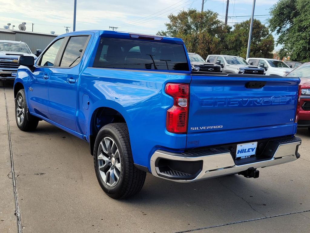 2025 Chevrolet Silverado 1500 LT photo 3