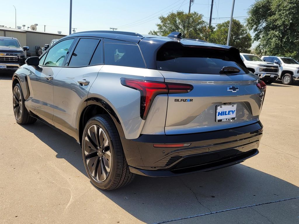 2026 Chevrolet Blazer EV RS photo 3
