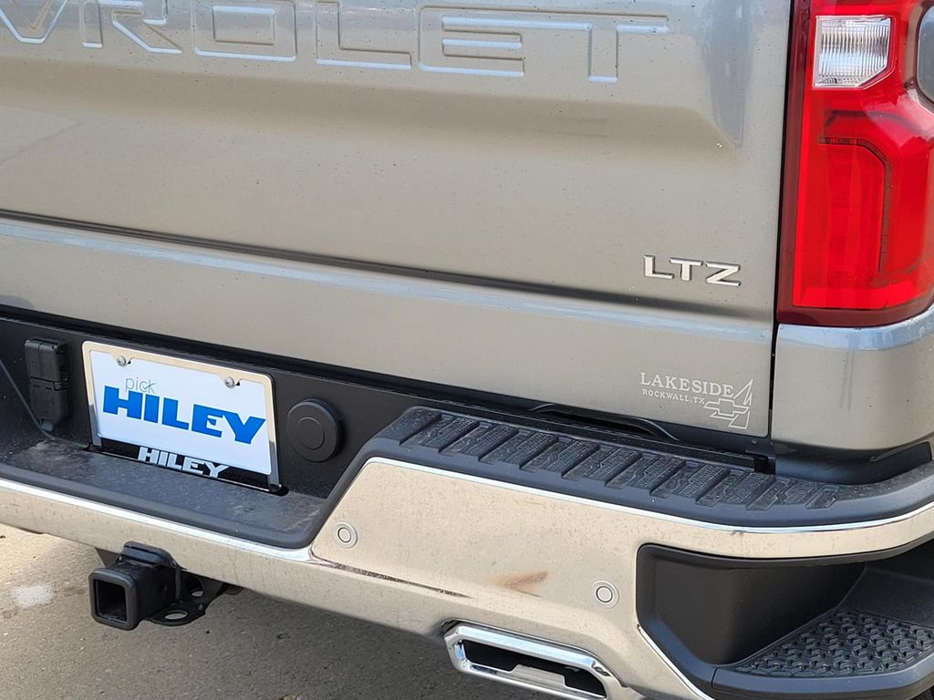 2025 Chevrolet Silverado 1500 LTZ photo 4