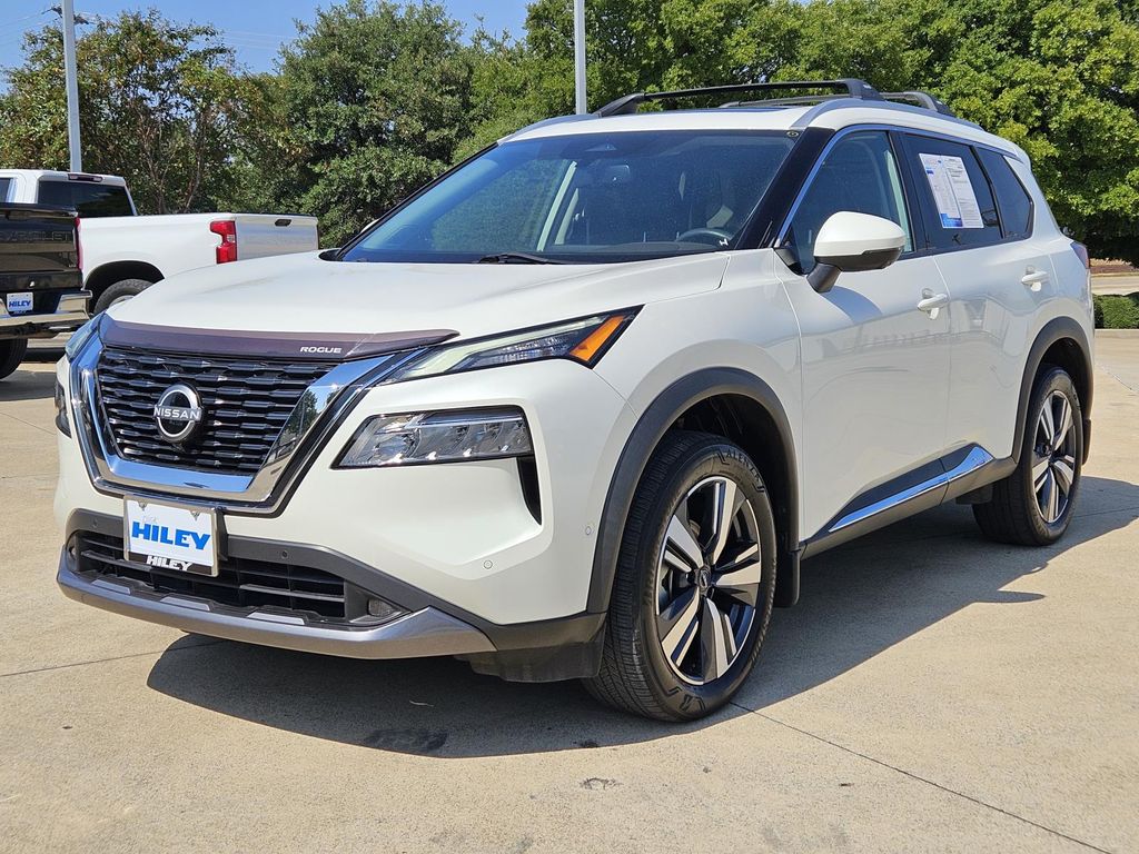2022 Nissan Rogue SL photo 2