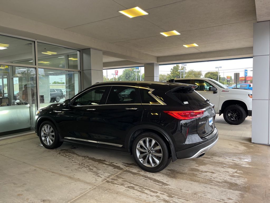 2019 Infiniti QX50 Luxe photo 4