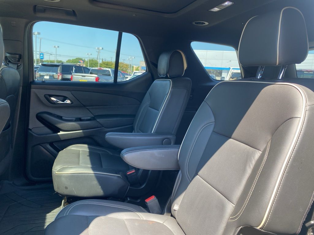 2022 Chevrolet Traverse Premier photo 3