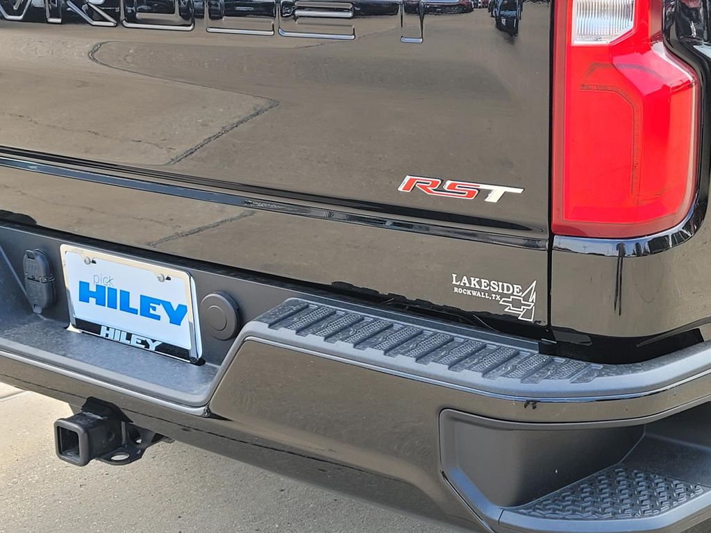 2025 Chevrolet Silverado 1500 RST photo 4