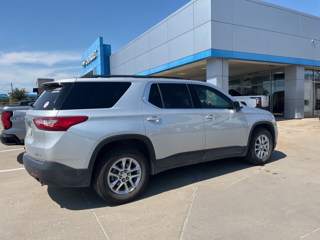 2020 Chevrolet Traverse photo 2