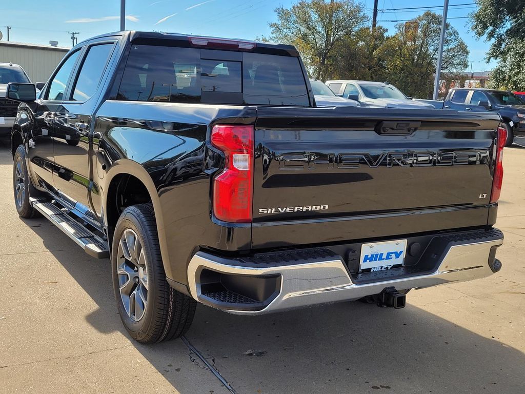 2026 Chevrolet Silverado 1500 LT photo 3