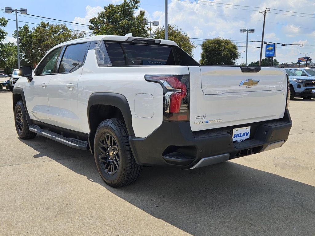 2025 Chevrolet Silverado EV LT photo 2
