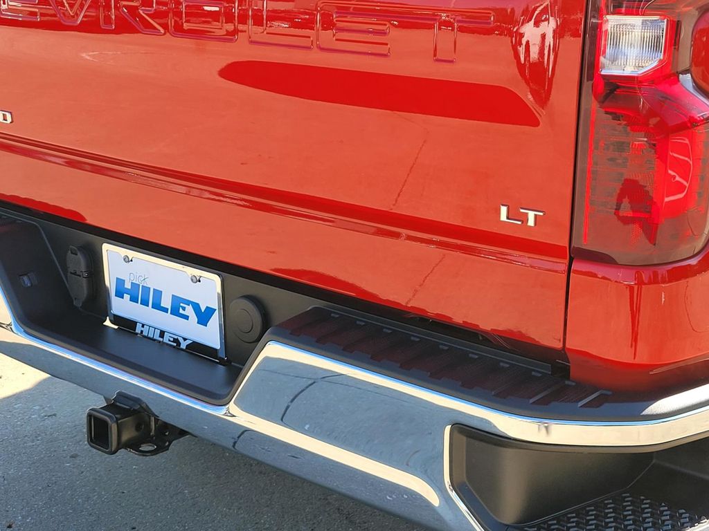 2026 Chevrolet Silverado 1500 LT photo 4
