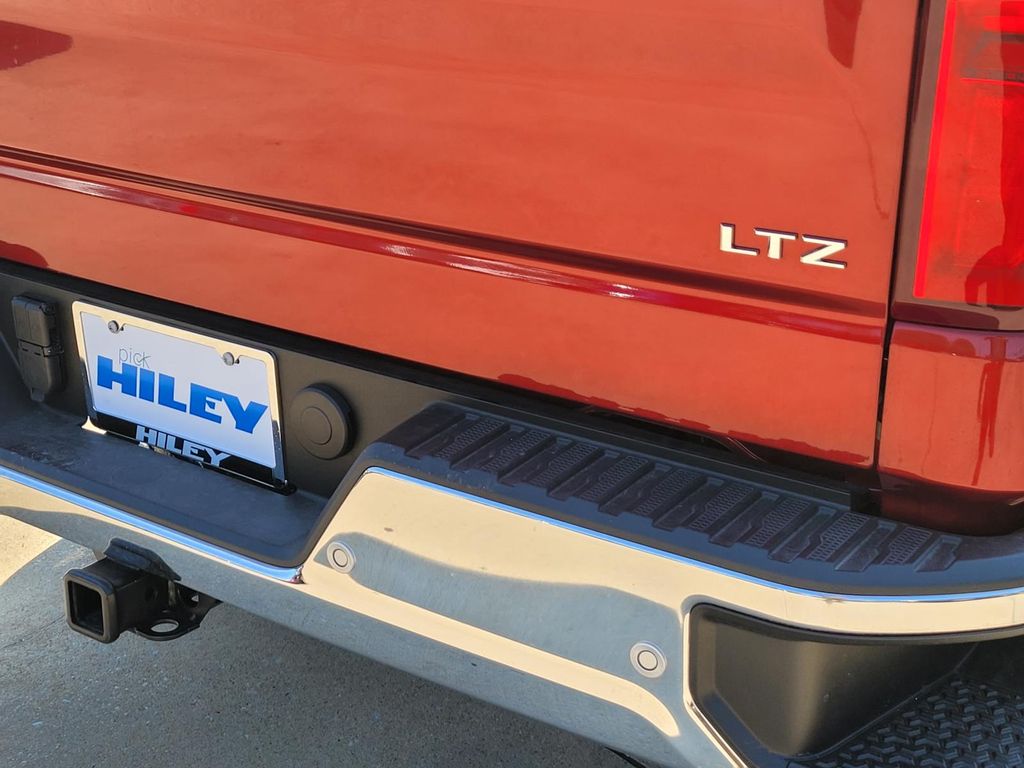 2025 Chevrolet Silverado 1500 LTZ photo 4