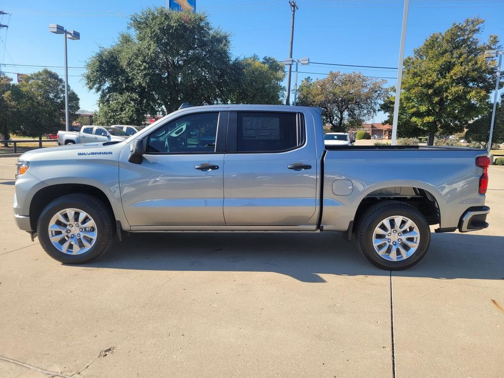 2026 Chevrolet Silverado 1500 Custom photo 2