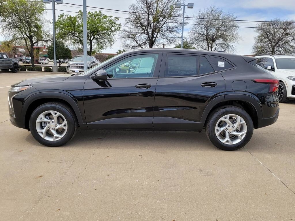 New 2026 Chevrolet Trax LS SUV