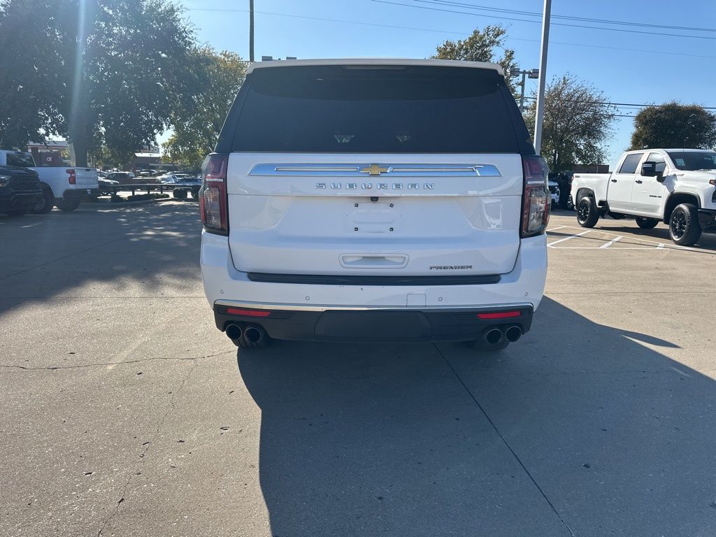 2023 Chevrolet Suburban Premier photo 3