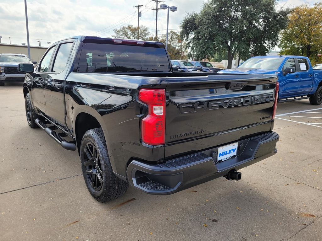 2026 Chevrolet Silverado 1500 Custom photo 3