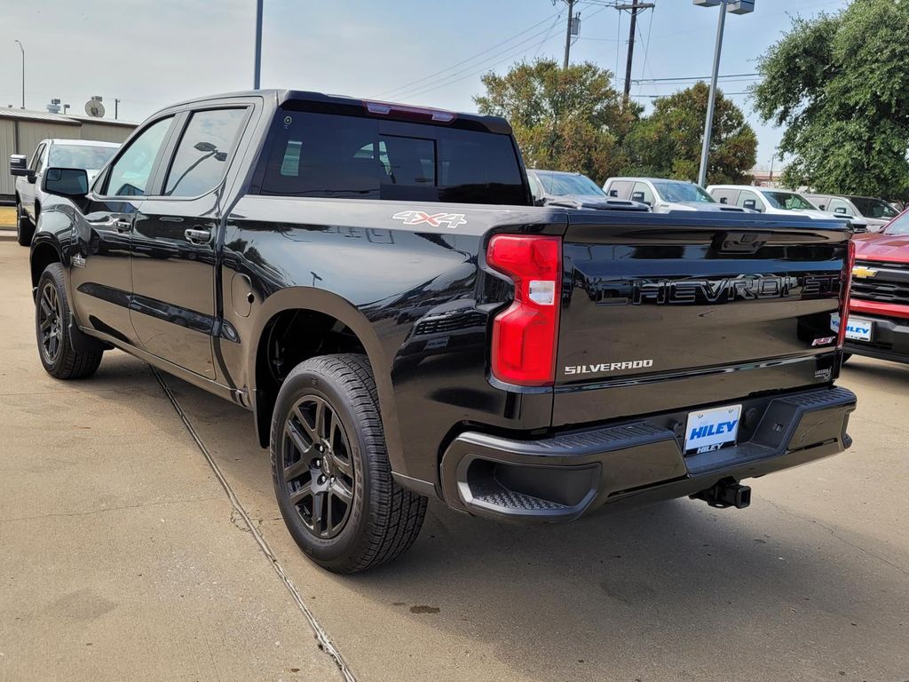2025 Chevrolet Silverado 1500 RST photo 3