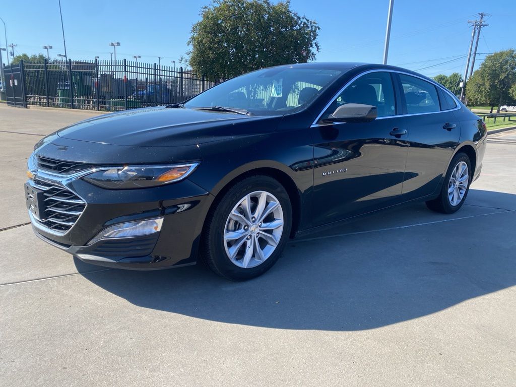 2024 Chevrolet Malibu 1LT photo 3
