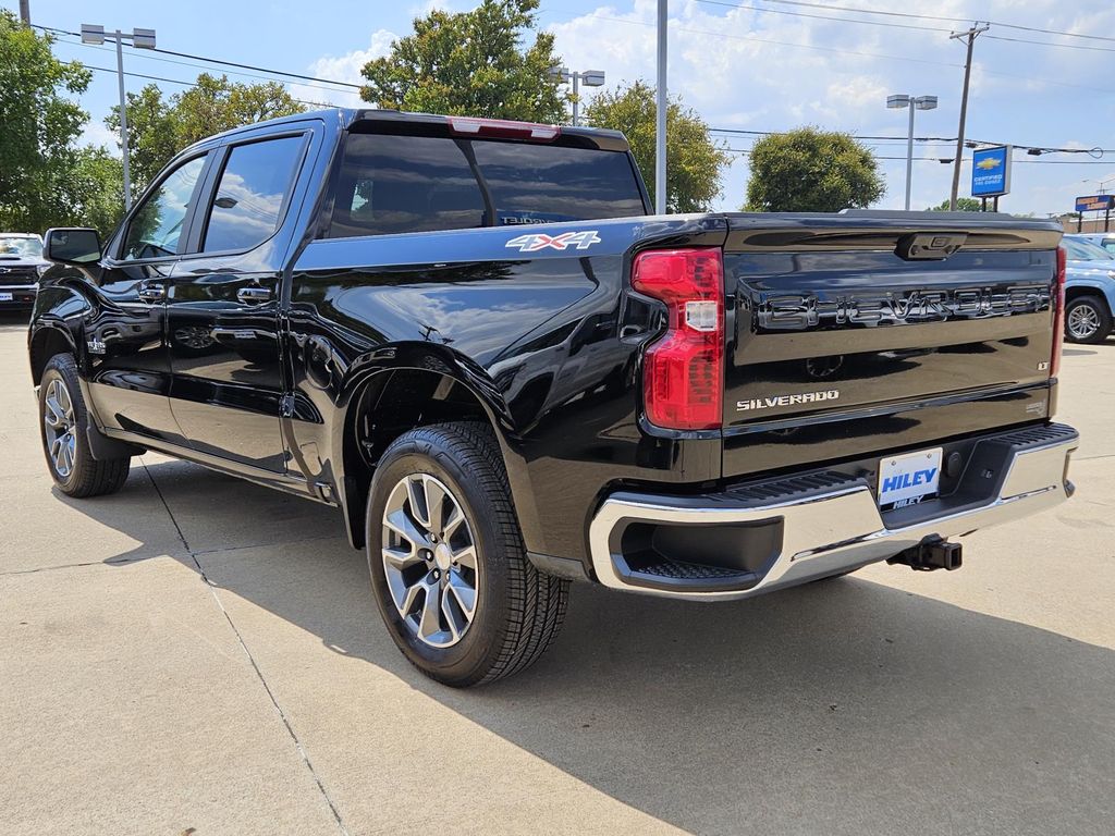 2025 Chevrolet Silverado 1500 LT photo 3
