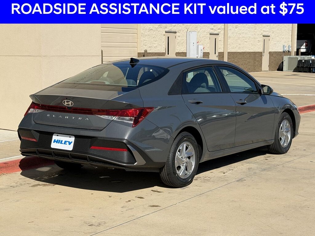 New 2026 Hyundai Elantra SE Sedan