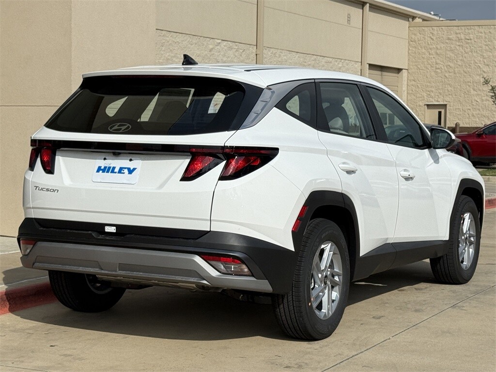 2026 Hyundai Tucson SE photo 4