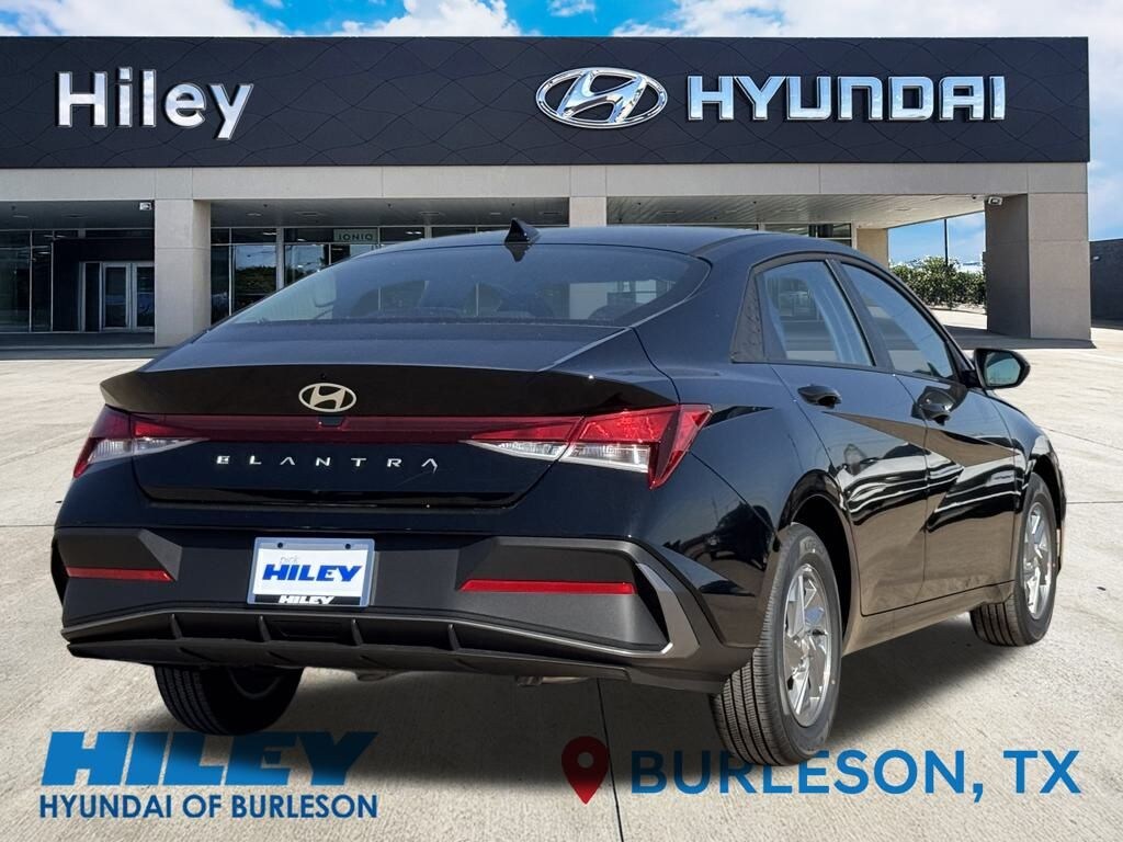 New 2026 Hyundai Elantra SE Sedan