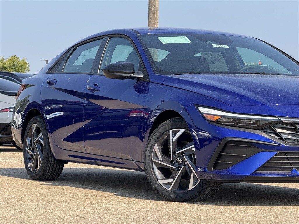 New 2025 Hyundai Elantra SEL Sport Sedan