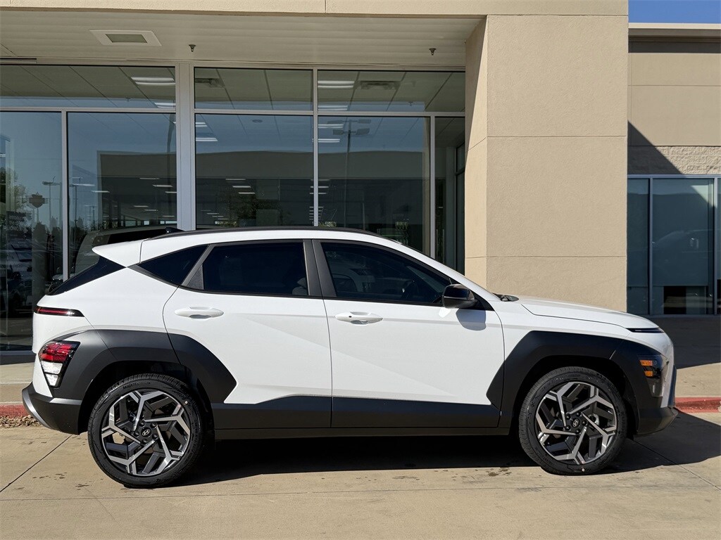 2026 Hyundai Kona SEL photo 3