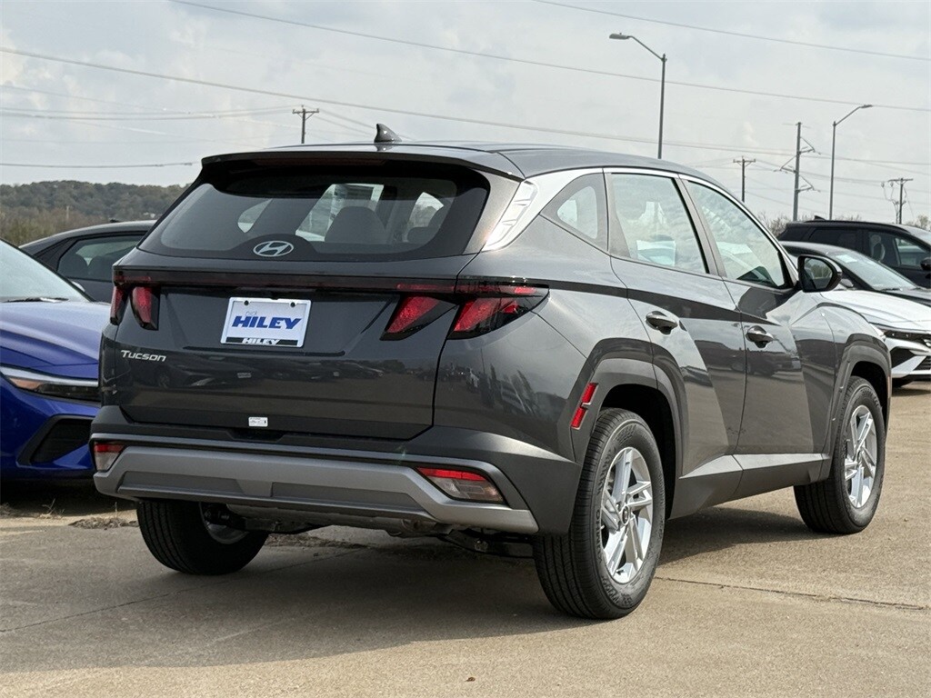 2026 Hyundai Tucson SE photo 4