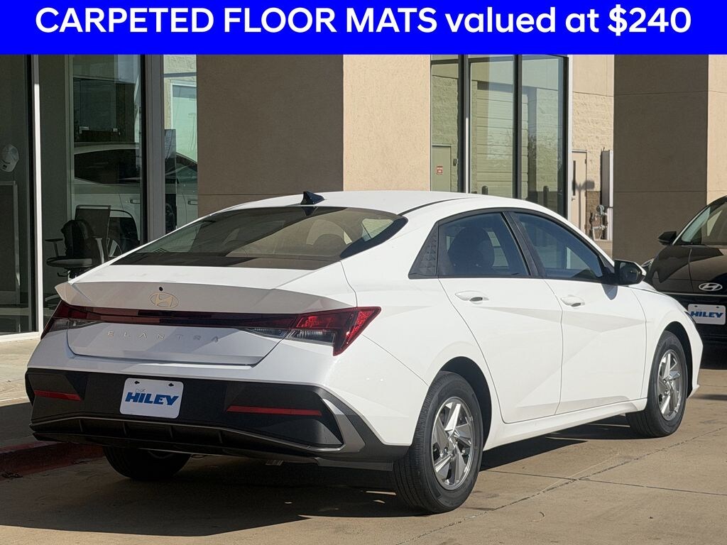 New 2026 Hyundai Elantra SE Sedan