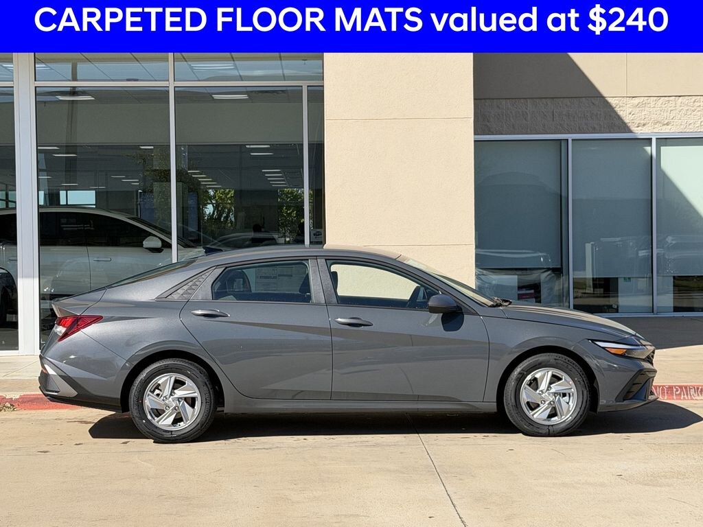 New 2026 Hyundai Elantra SE Sedan