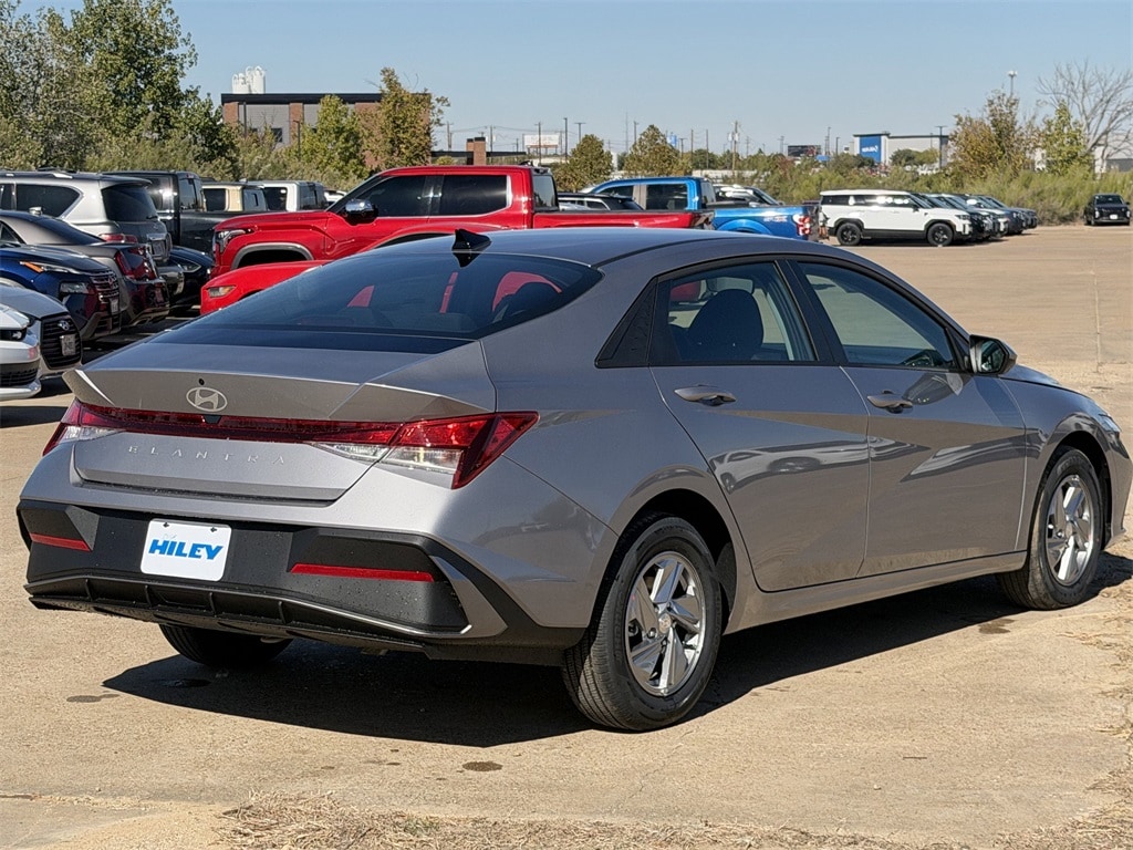 New 2026 Hyundai Elantra SE Sedan