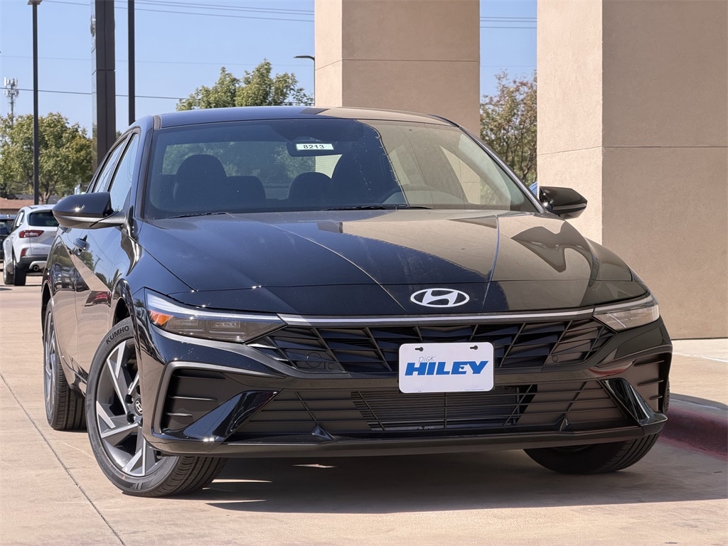 New 2025 Hyundai Elantra SEL Sport Sedan