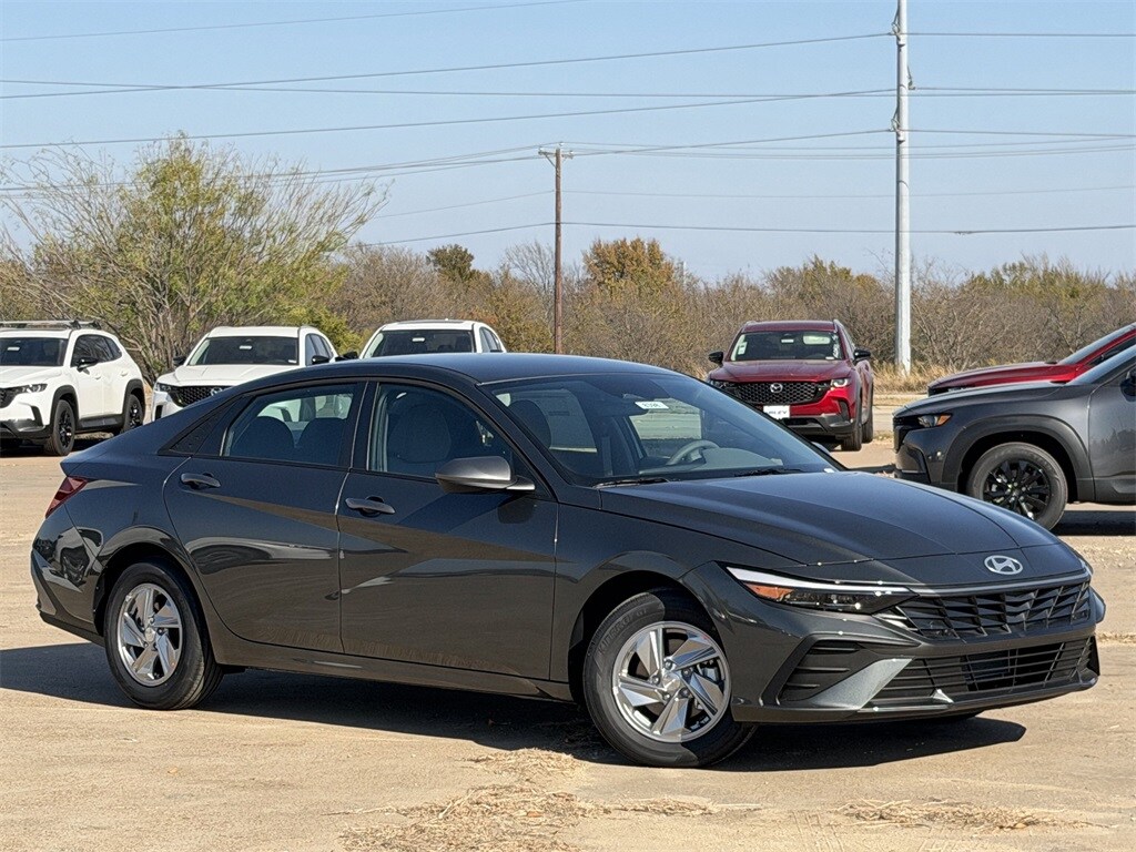 New 2026 Hyundai Elantra SE Sedan