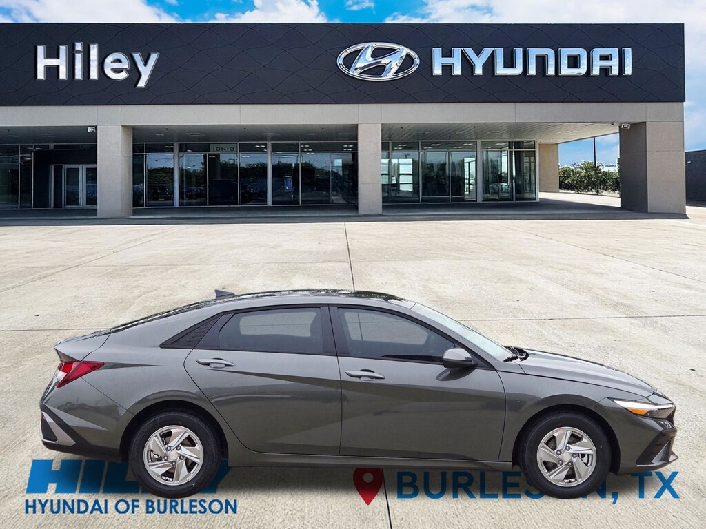 New 2026 Hyundai Elantra SE Sedan